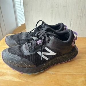 New Balance Fresh Foam Arishi V1 Trail Running Women's Shoes Sz 8.5 Grey& Purple
